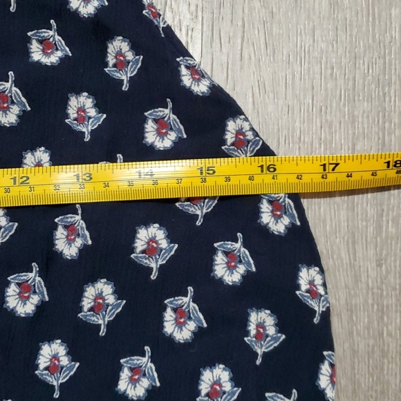 Abercrombie & Fitch Halter - Picture 2 of 6